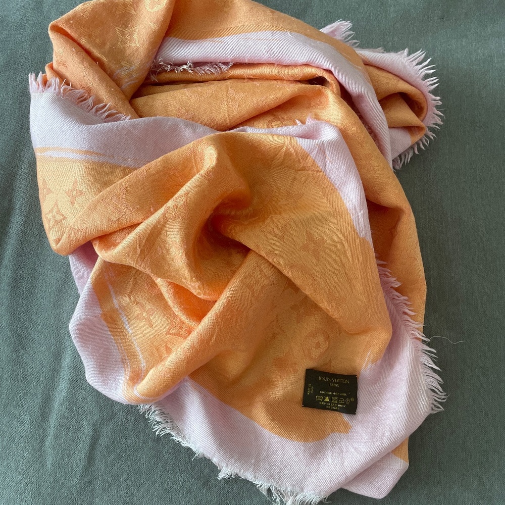 Luis Vuitton Shawl